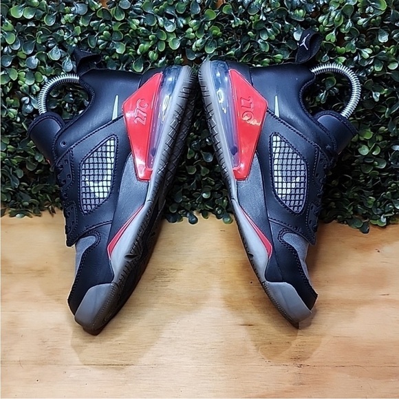 Nike Air Jordan Mars 270 Red & Black Classic Sneakers Women's Size 5.5 Youth 4 - Picture 3 of 9